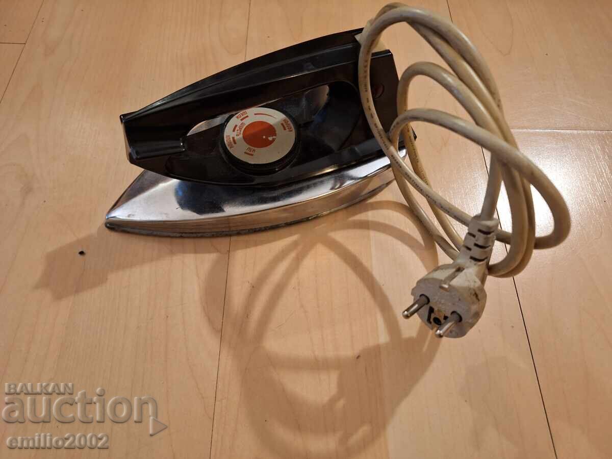 Retro iron social Retro iron social