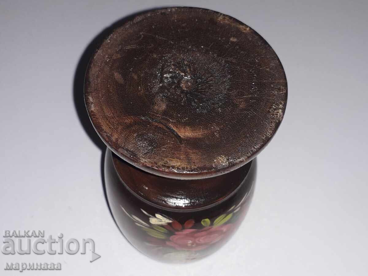 Delivery of CUP. BOWL. PAINTED WOOD Delivery of CUP. BOWL. PAINTED WOOD