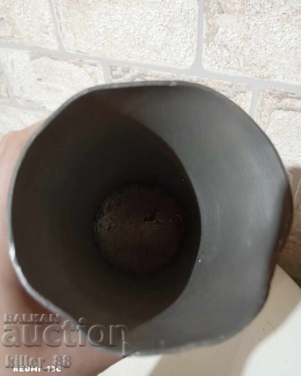 Auction 1974 cup vase Auction 1974 cup vase