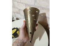 Bronze funnel-type object