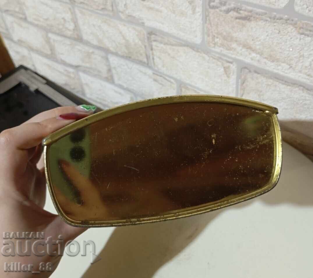 Auction  Metal box with horses