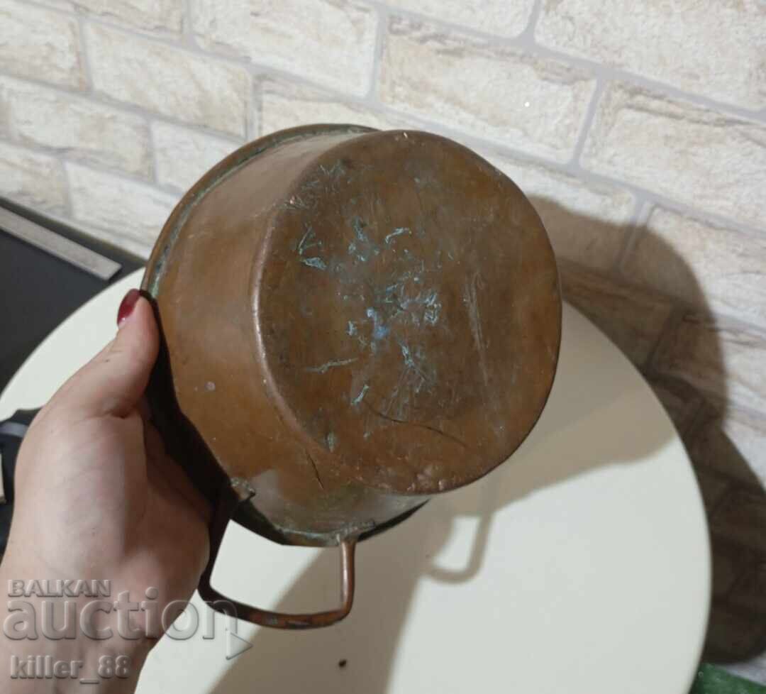 Licitație castron vechi de cupru Licitație castron vechi de cupru