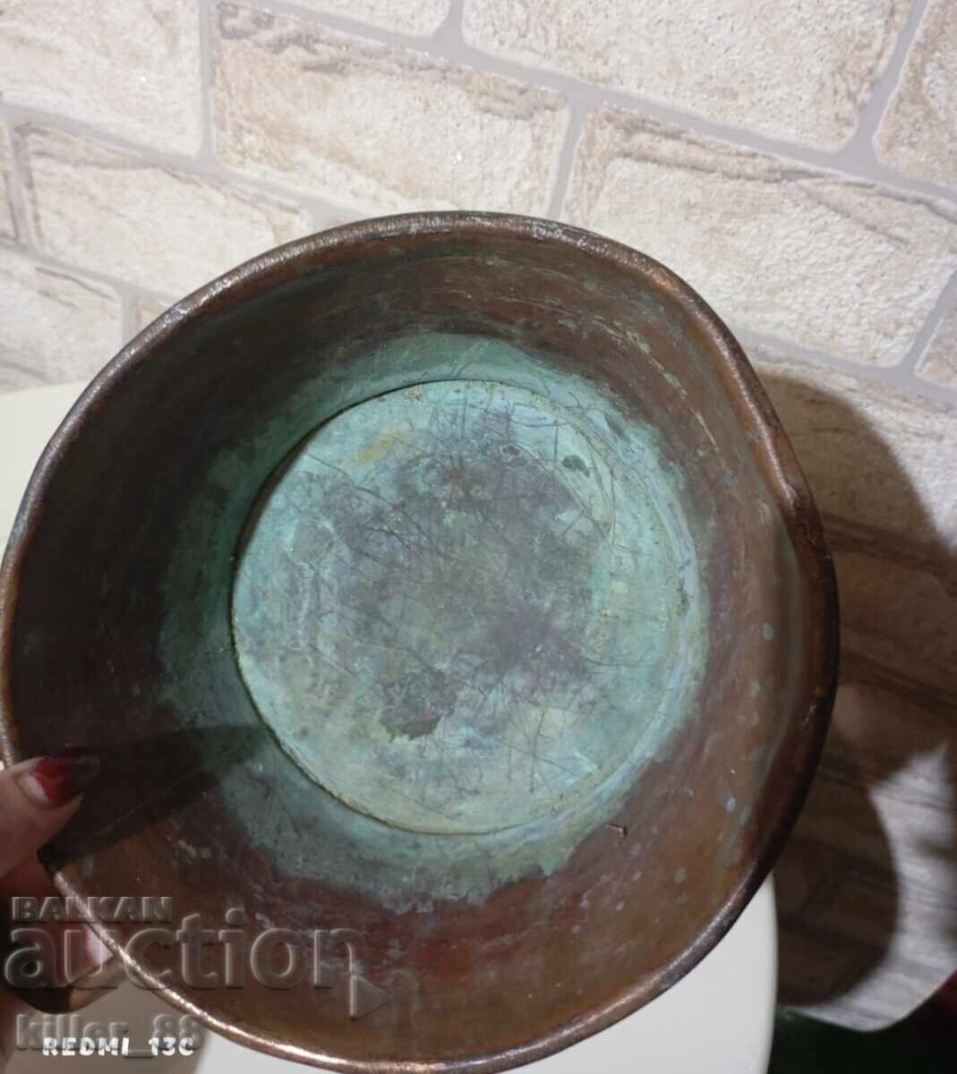 castron vechi de cupru - 5 castron vechi de cupru - 5