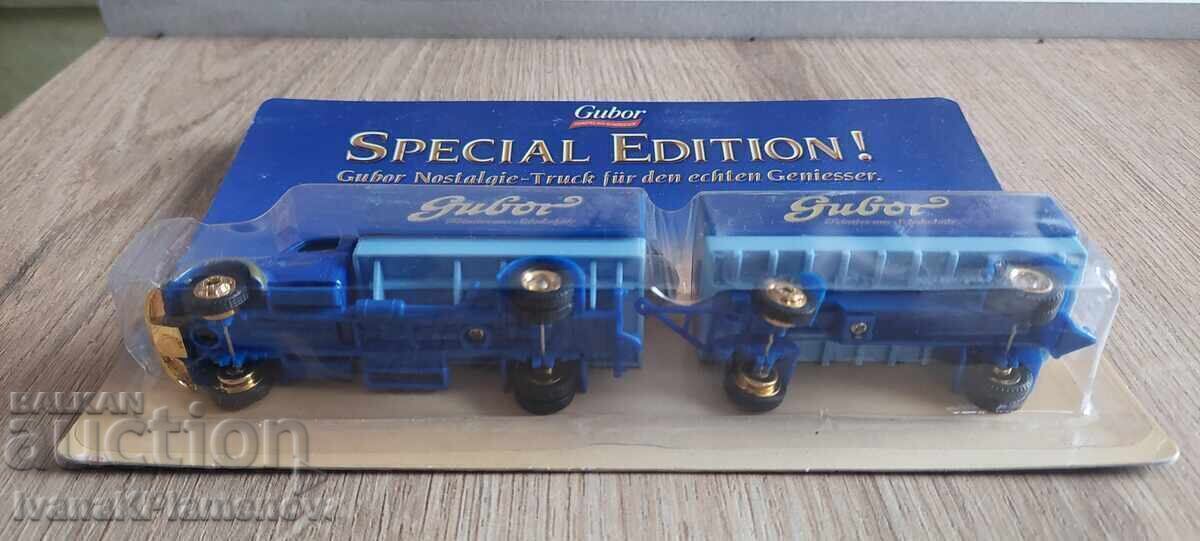 Cărucior pentru colecționari cu preț € 5.11 | 9.99 BGN