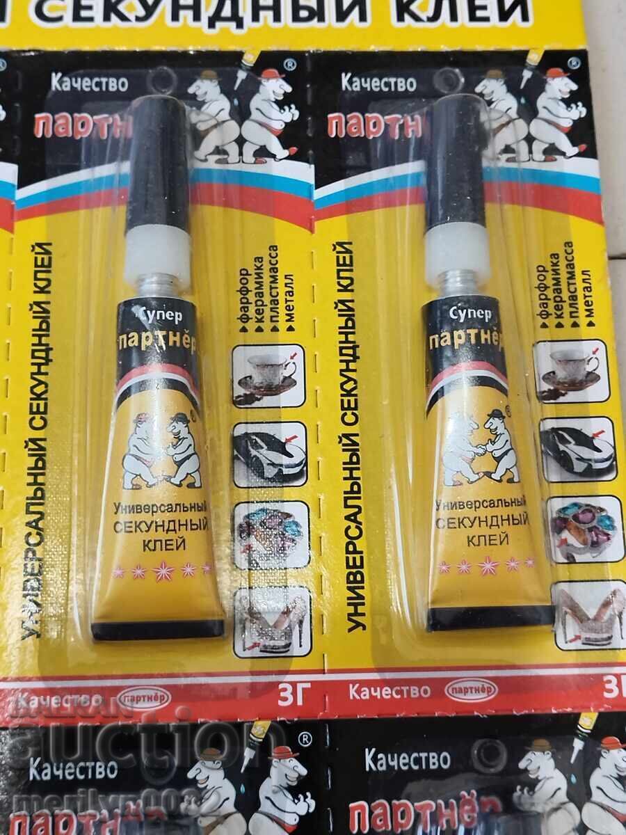 2 trays of quick-drying Russian glue with price 38.00 BGN | € 19.43 2 trays of quick-drying Russian glue with price 38.00 BGN | € 19.43