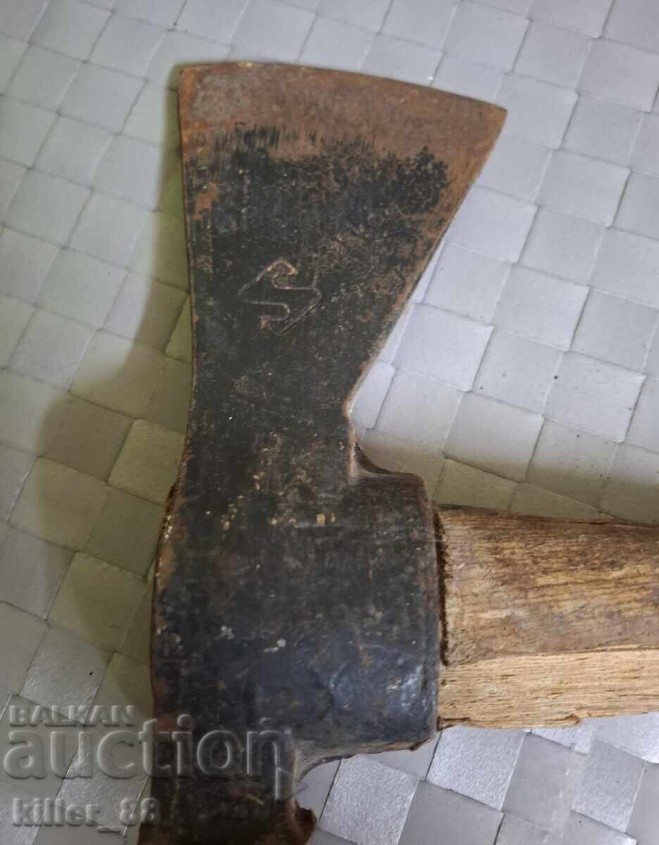 Axe hammer from Germany with price 90.00 BGN | € 46.02
