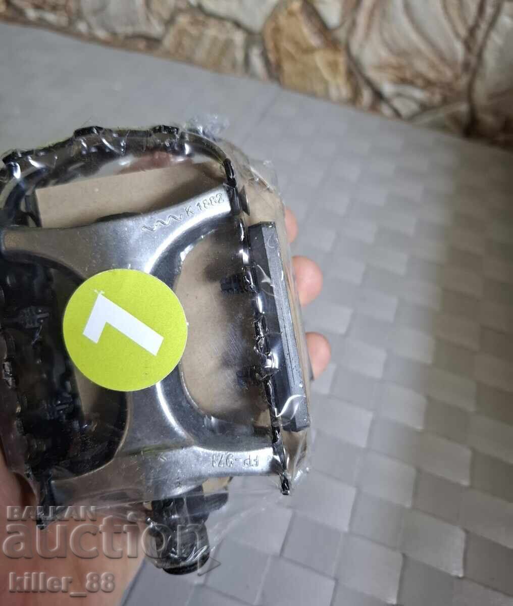 Παράδοση Πεντάλ ποδηλάτου από τη Γερμανία Παράδοση Πεντάλ ποδηλάτου από τη Γερμανία