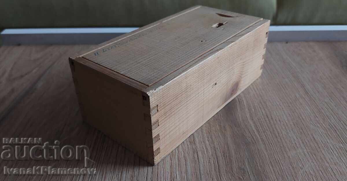 Delivery of Wooden box Delivery of Wooden box