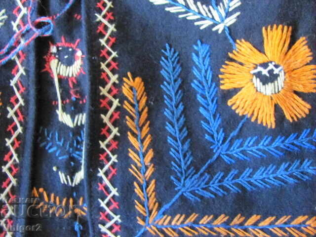 Delivery of Woolen bodice for costume, hand embroidery Delivery of Woolen bodice for costume, hand embroidery