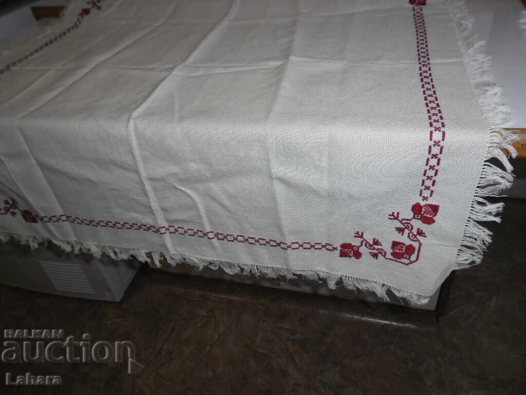 Delivery of Plaid, embroidery, small tablecloth Delivery of Plaid, embroidery, small tablecloth