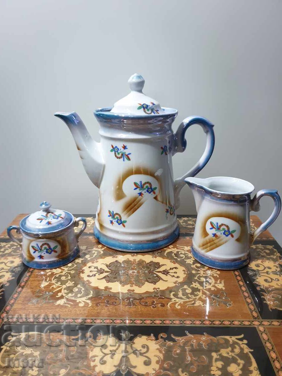 Antique porcelain lot from the early 19th century Antique porcelain lot from the early 19th century