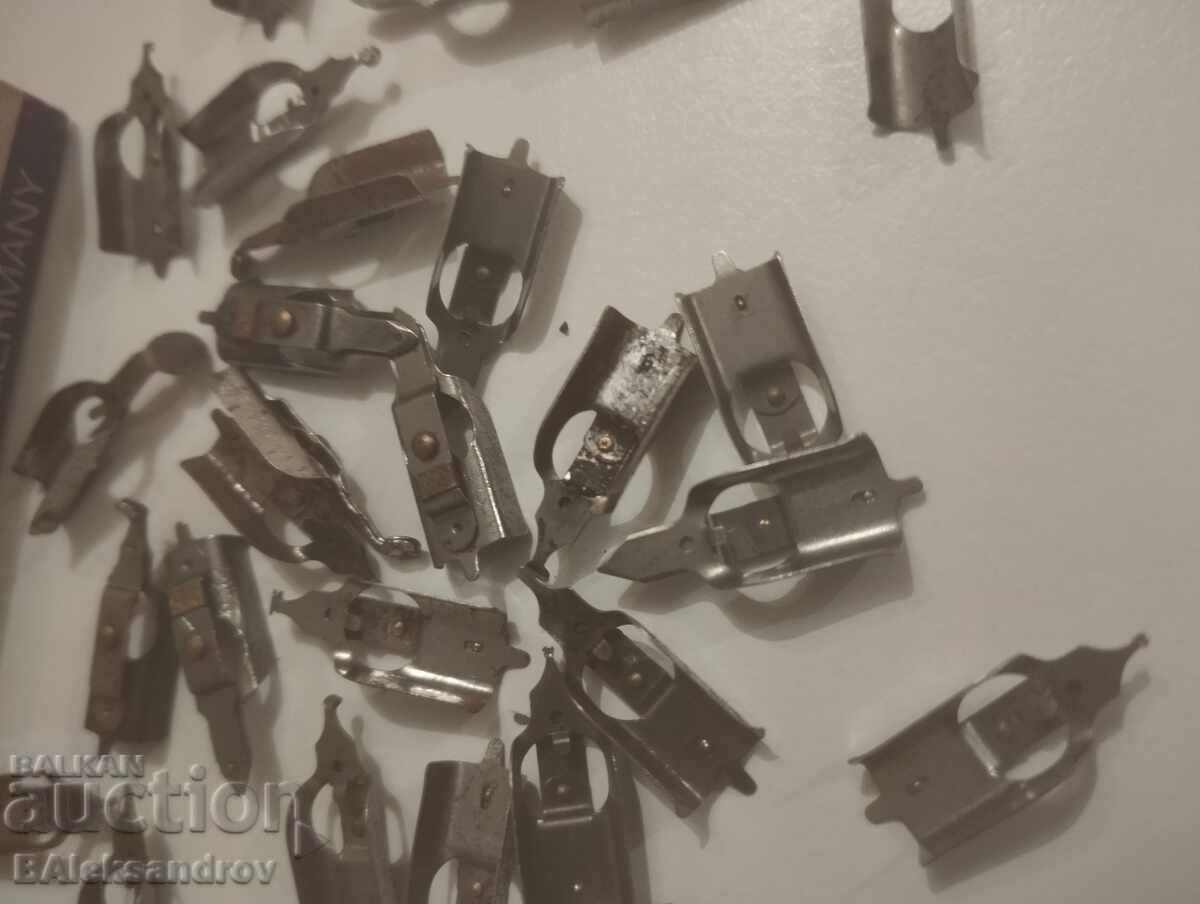 Box of old pens with price 11.00 BGN | € 5.62 Box of old pens with price 11.00 BGN | € 5.62