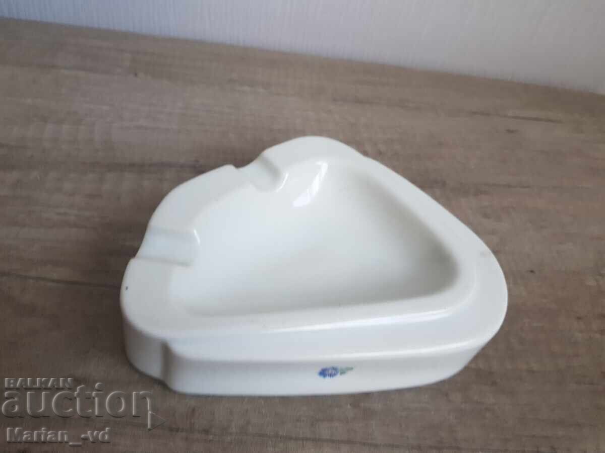 Auction Old porcelain ashtray from the "Kosta Yordanov" factory in Vidin Auction Old porcelain ashtray from the "Kosta Yordanov" factory in Vidin