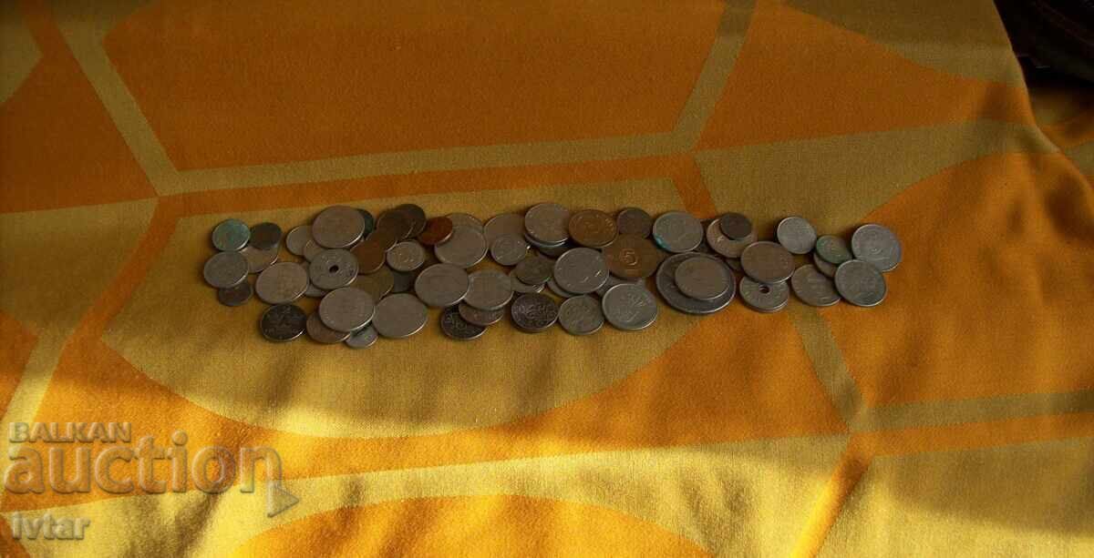 O mulțime de monede cu preț 33.00 BGN | € 16.87 O mulțime de monede cu preț 33.00 BGN | € 16.87