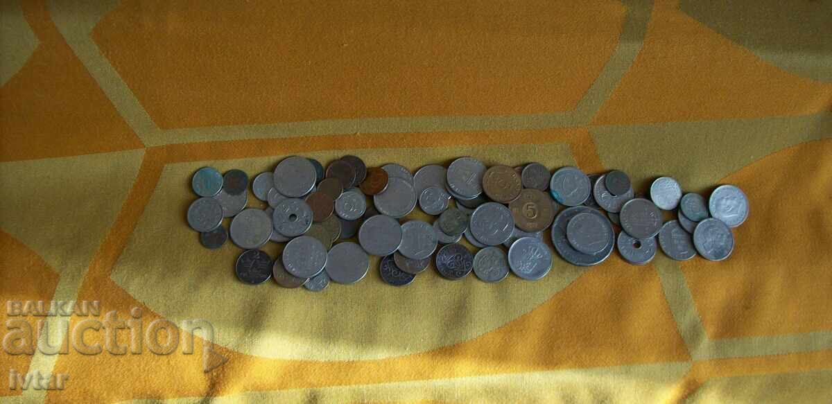 O mulțime de monede O mulțime de monede