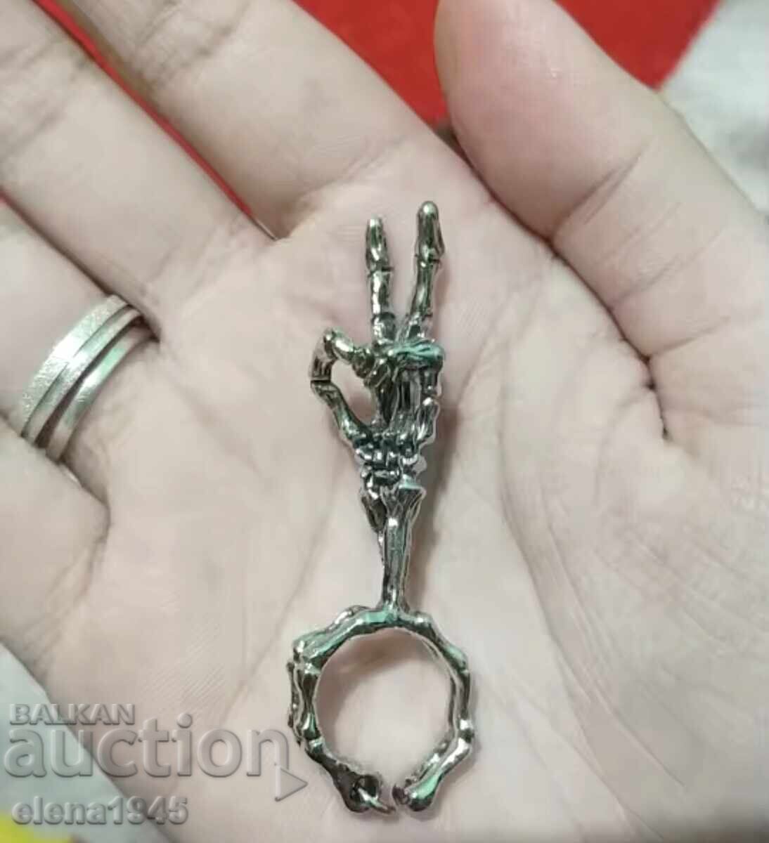 Auction Cigarette holder Auction Cigarette holder