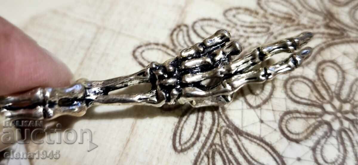 Delivery of Cigarette holder Delivery of Cigarette holder