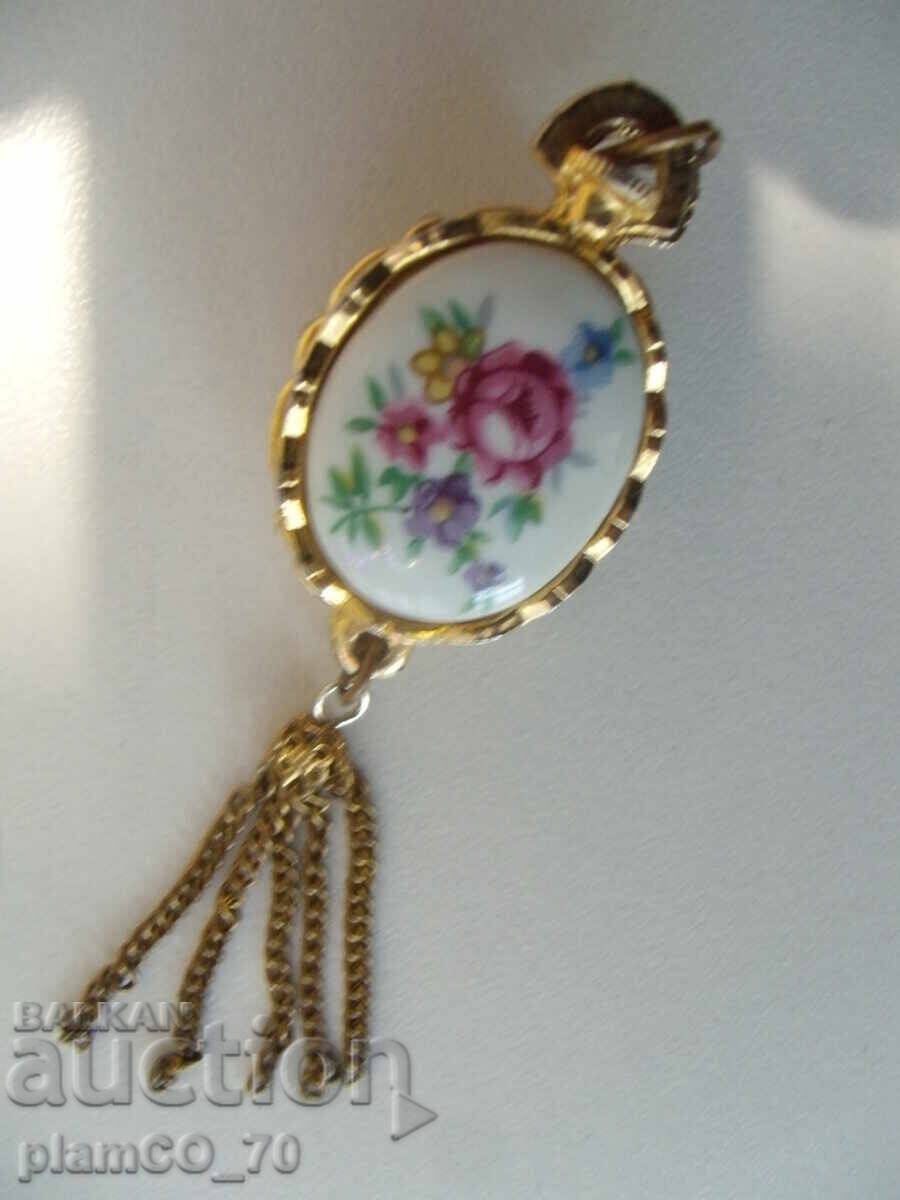 №*7830 стара висулка / медальон / накит   - метал , порцелан с цена 9.90 €