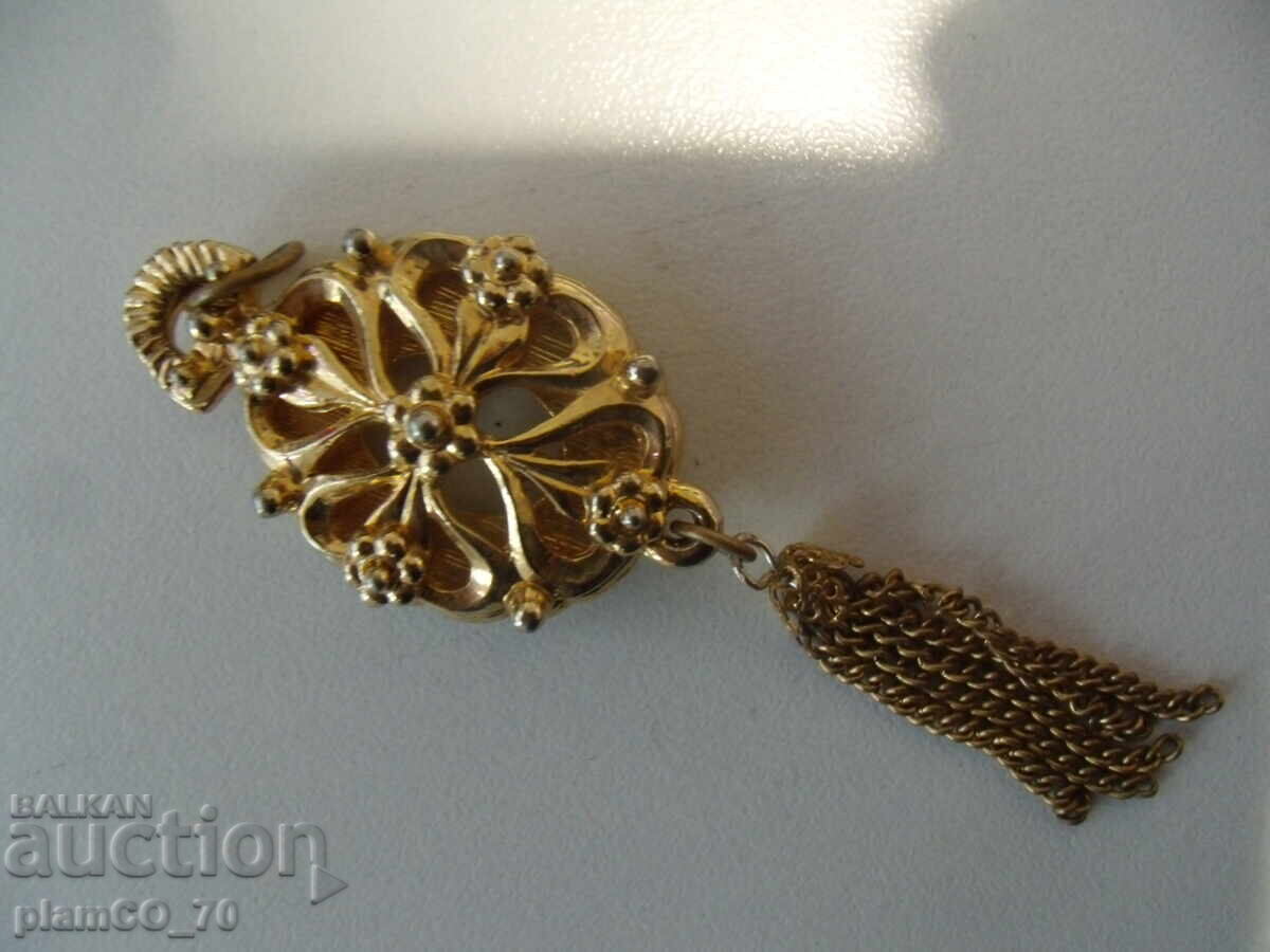 Аукцион №*7830 стара висулка / медальон / накит - метал , порцелан Аукцион №*7830 стара висулка / медальон / накит - метал , порцелан