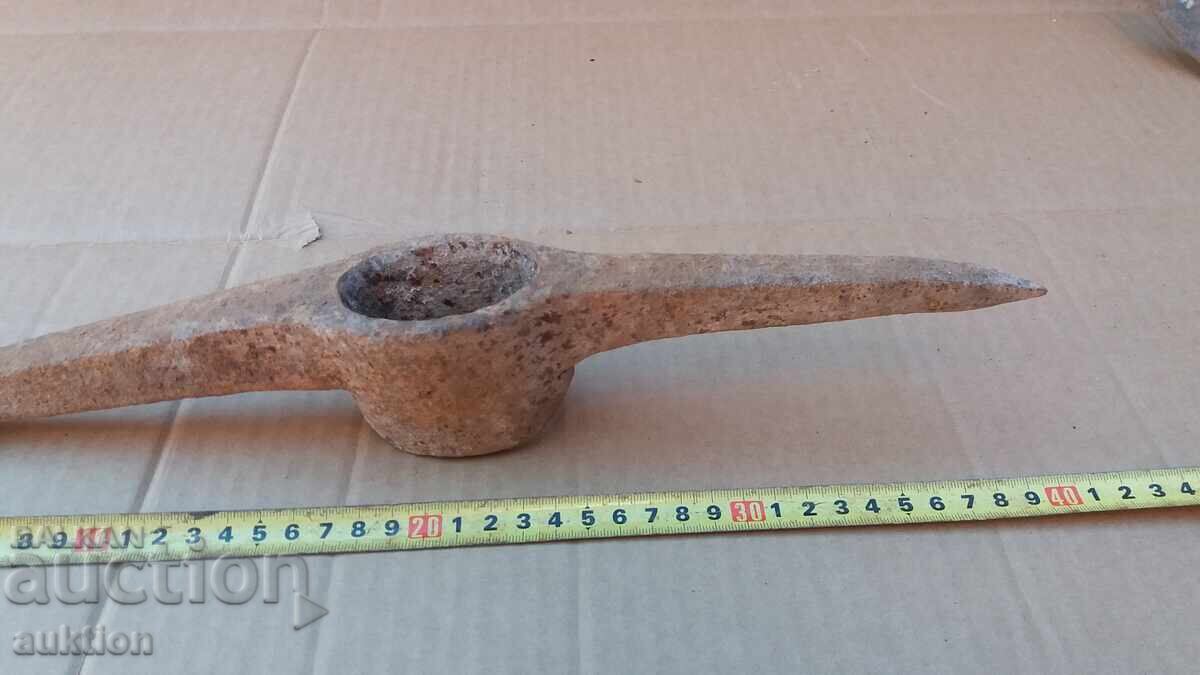 massive military pickaxe with price 12.99 BGN | € 6.64