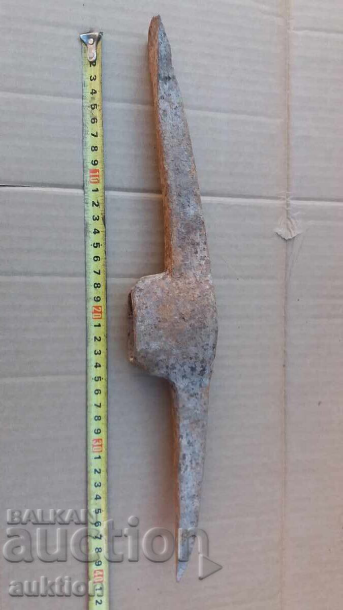 massive military pickaxe - 5