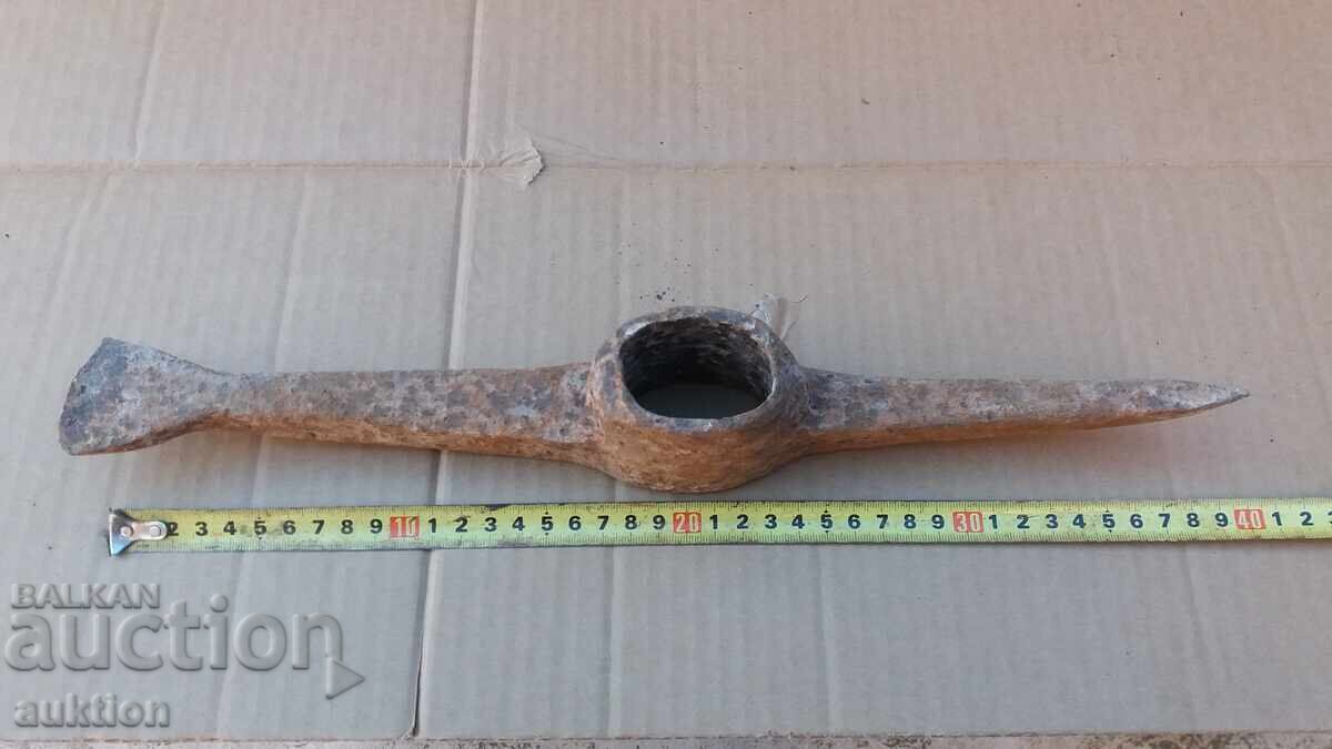 massive military pickaxe - 7