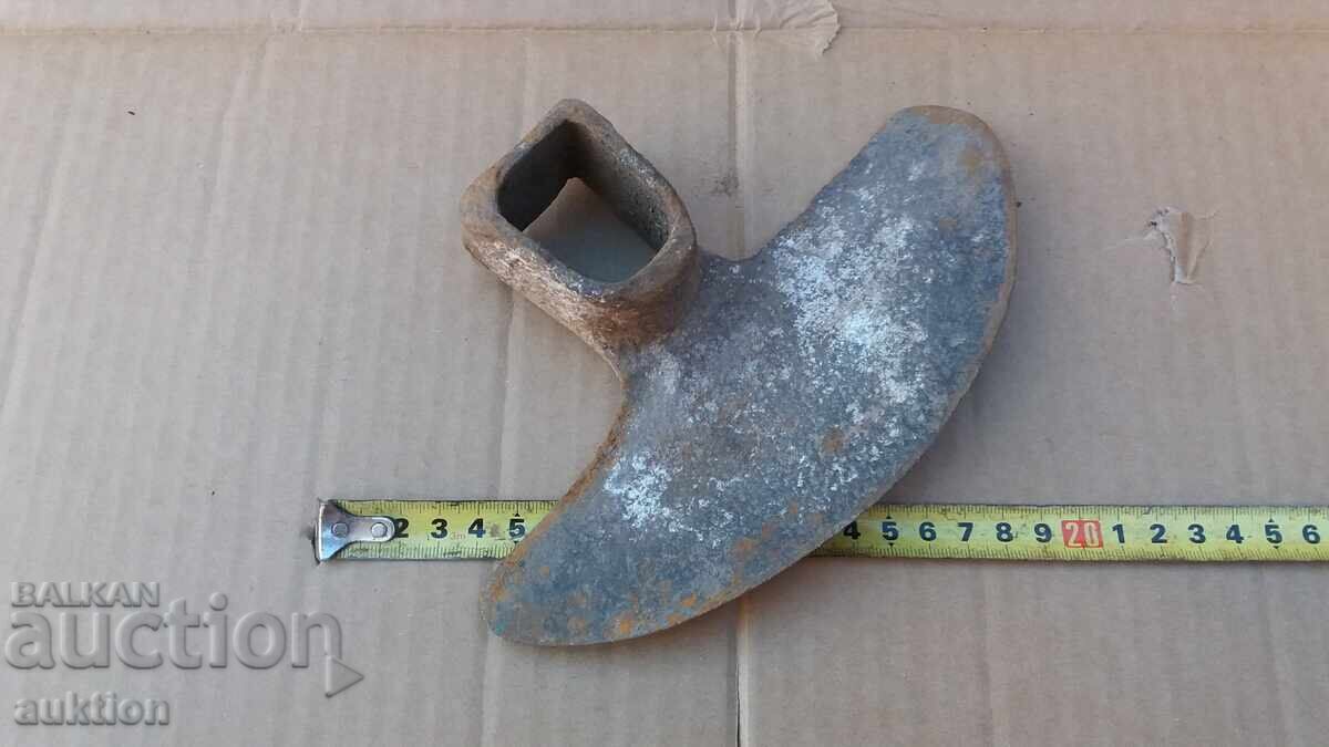 hoe - solid iron - 7 hoe - solid iron - 7