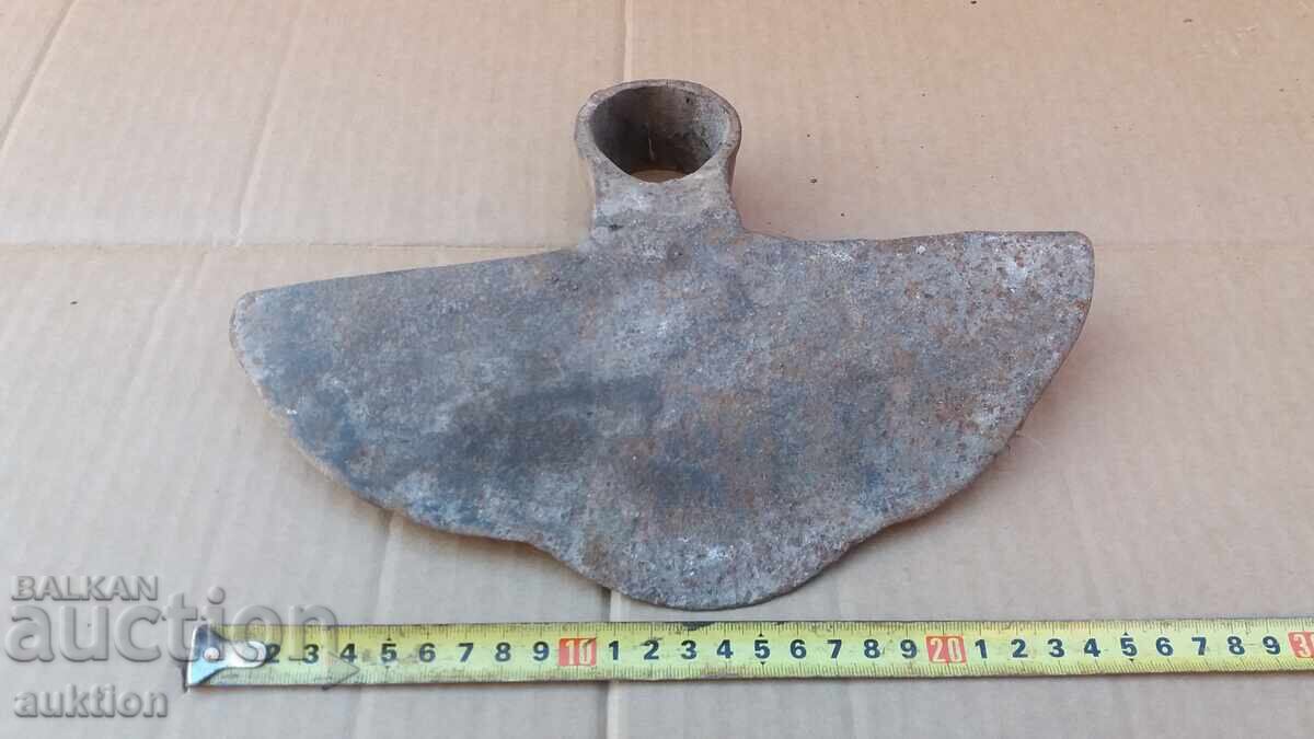 Auction A MASSIVE HOE Auction A MASSIVE HOE