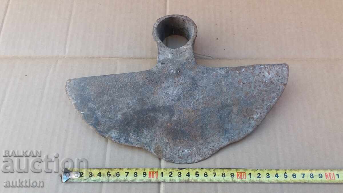 A MASSIVE HOE A MASSIVE HOE