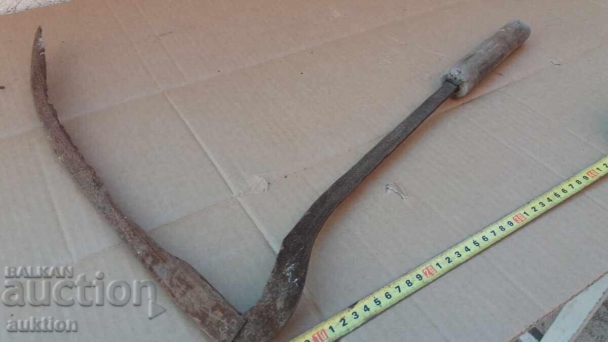 OLD RENAISSANCE SICKLE - 5 OLD RENAISSANCE SICKLE - 5