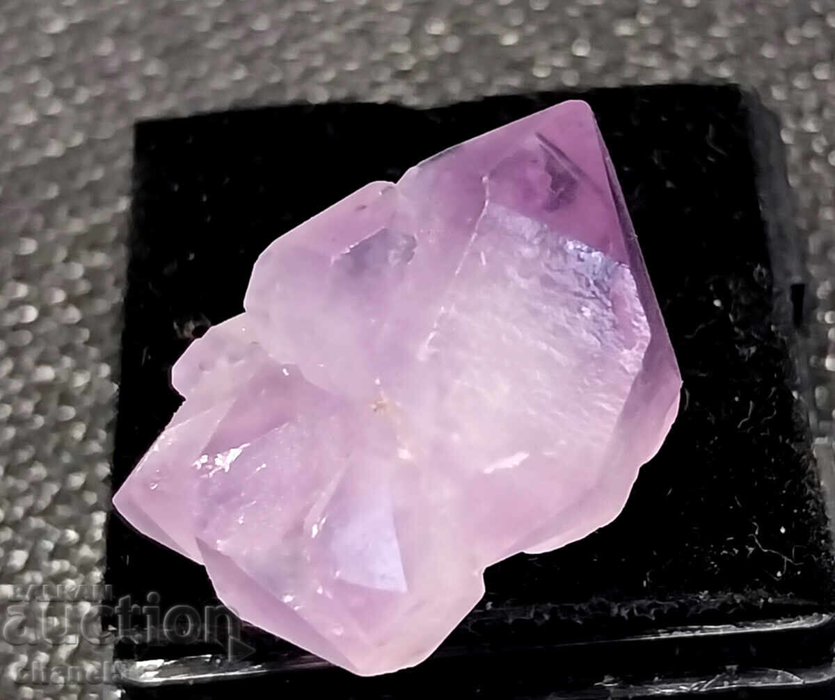 Auction  GENTLE AMETHYST CRYSTALS FORMATION - (676)