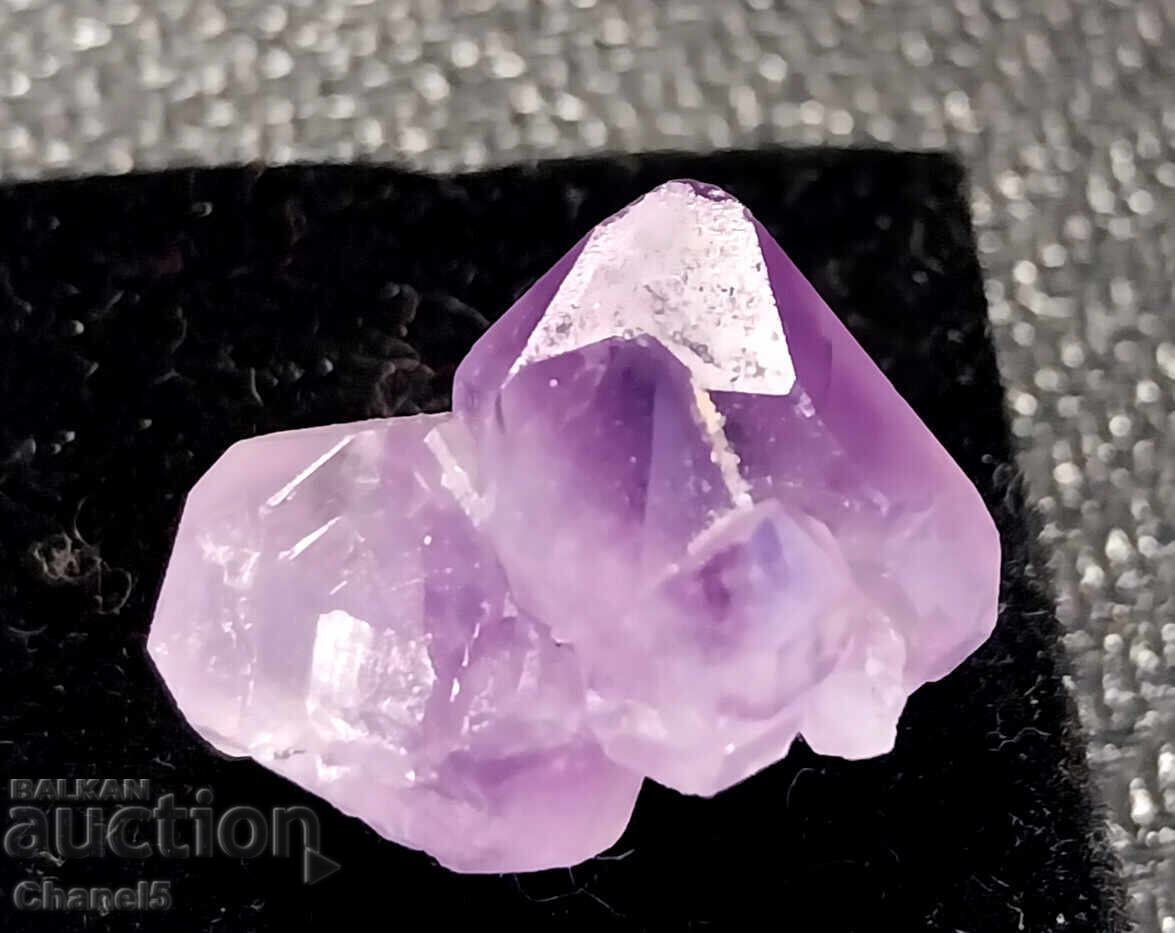 Auction  GENTLE AMETHYST CRYSTALS FORMATION - (680)