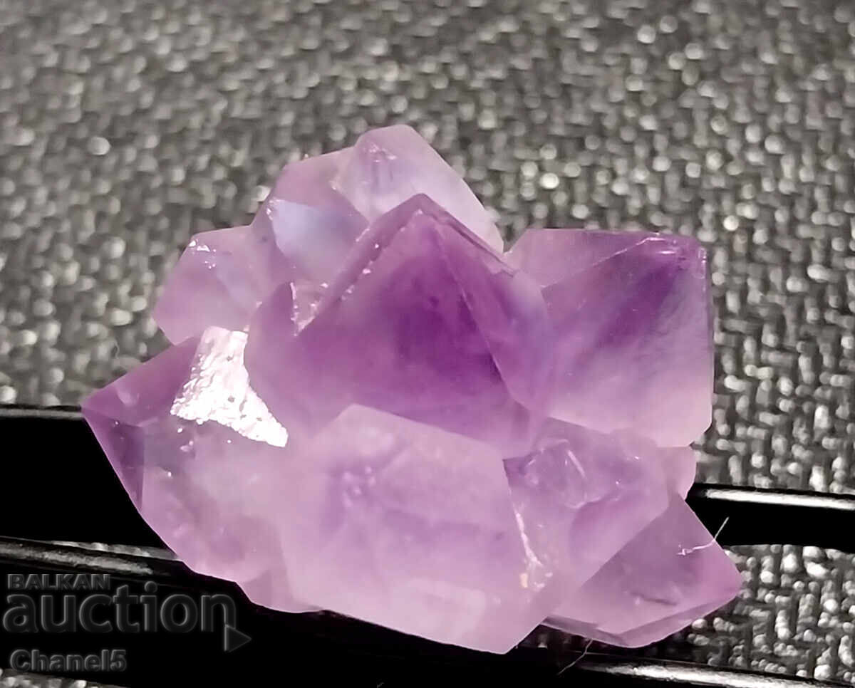 Auction GENTLE AMETHYST CRYSTALS FORMATION - (683) Auction GENTLE AMETHYST CRYSTALS FORMATION - (683)