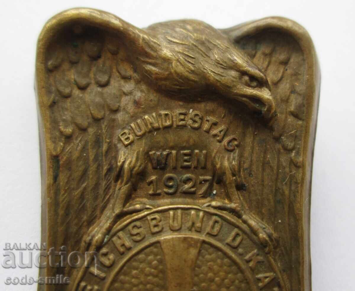 Delivery of Old sign badge Austrian Parliament Catholics 1927. Delivery of Old sign badge Austrian Parliament Catholics 1927.