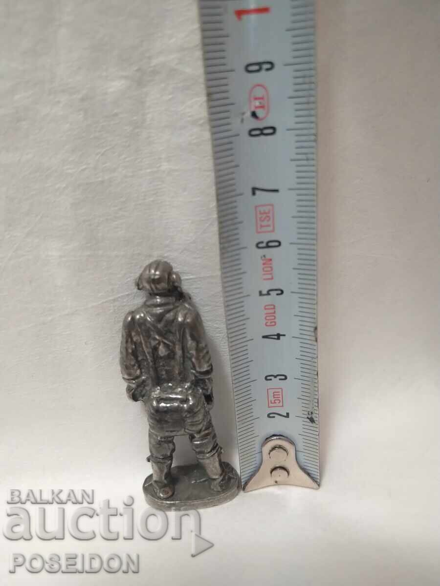 PLANE AND PILOT - 5 PLANE AND PILOT - 5