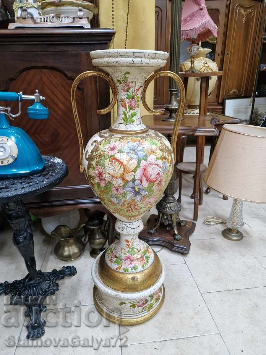 Ένας μοναδικός τεράστιος ιταλικός κεραμικός αμφορέας Ένας μοναδικός τεράστιος ιταλικός κεραμικός αμφορέας