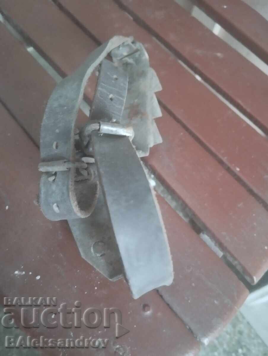 Auction  Anti-slip cat mats