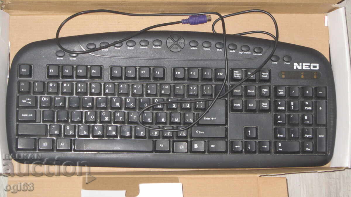 Auction 3 pcs Computer keyboards Auction 3 pcs Computer keyboards