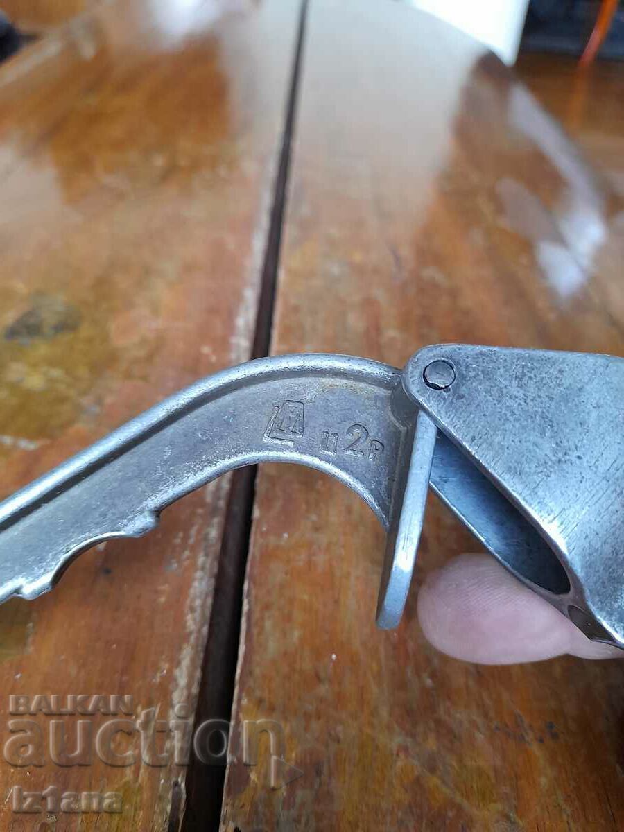 Παράδοση Παλιά πρέσα σκόρδου αλουμινίου Παράδοση Παλιά πρέσα σκόρδου αλουμινίου