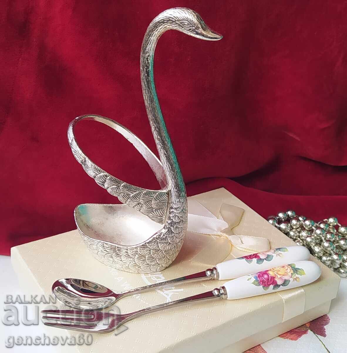 Silver-plated metal swan napkin holder and others - 6 Silver-plated metal swan napkin holder and others - 6