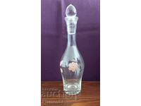 Sticla de grafa, jusche sau brandy.