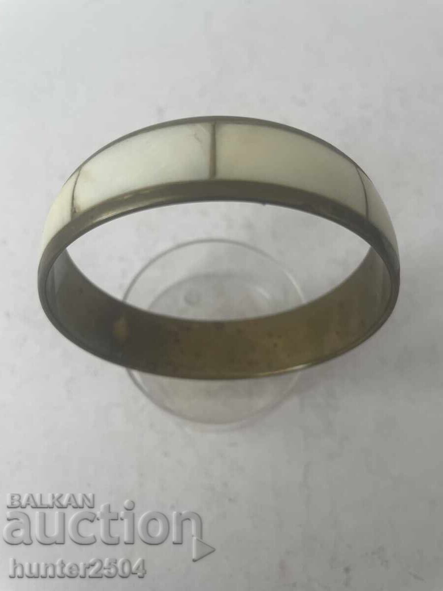 Bracelet-mother-of-pearl and brass, 6.5 cm with price 34.95 BGN | € 17.87 Bracelet-mother-of-pearl and brass, 6.5 cm with price 34.95 BGN | € 17.87