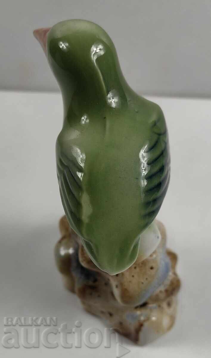 FIGURA MARE DE PORCELAN STATUETA PANAGI PASARE SANATOSA cu preț 29.00 BGN | € 14.83