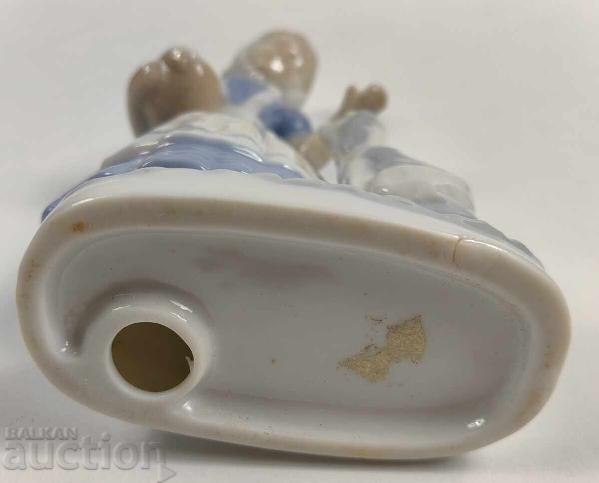 PORCELAIN FIGURE STATUETTE GIRL PUPPY HEALTHY - 7 PORCELAIN FIGURE STATUETTE GIRL PUPPY HEALTHY - 7