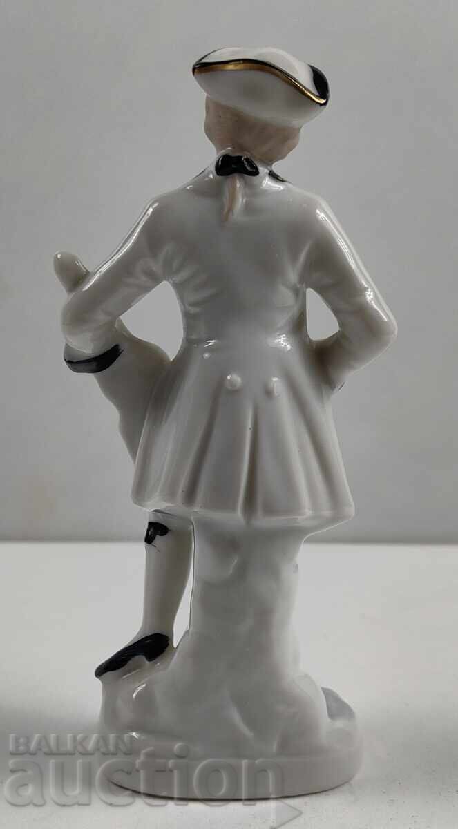 Auction PORCELAIN FIGURE STATUETTE MAN VIOLIN HEALTHY Auction PORCELAIN FIGURE STATUETTE MAN VIOLIN HEALTHY