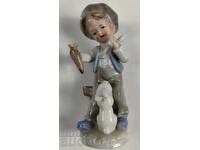 FIGURA PORCELAN STATUETA BAIAT IEPURUL MORCOV