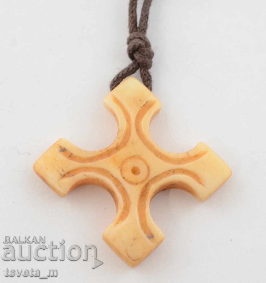 Cruce, os, lucrat manual cu preț € 2.50 | 4.89 BGN