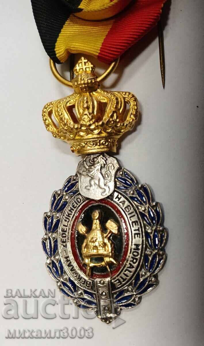 OLD BELGIAN ORDER WITH CROWN AND ORIGINAL BOX with price 80.00 BGN | € 40.90 OLD BELGIAN ORDER WITH CROWN AND ORIGINAL BOX with price 80.00 BGN | € 40.90