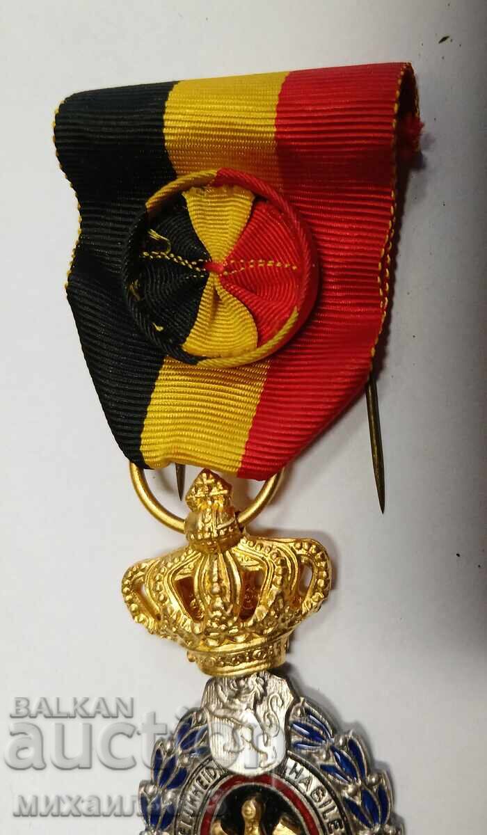 Auction OLD BELGIAN ORDER WITH CROWN AND ORIGINAL BOX Auction OLD BELGIAN ORDER WITH CROWN AND ORIGINAL BOX