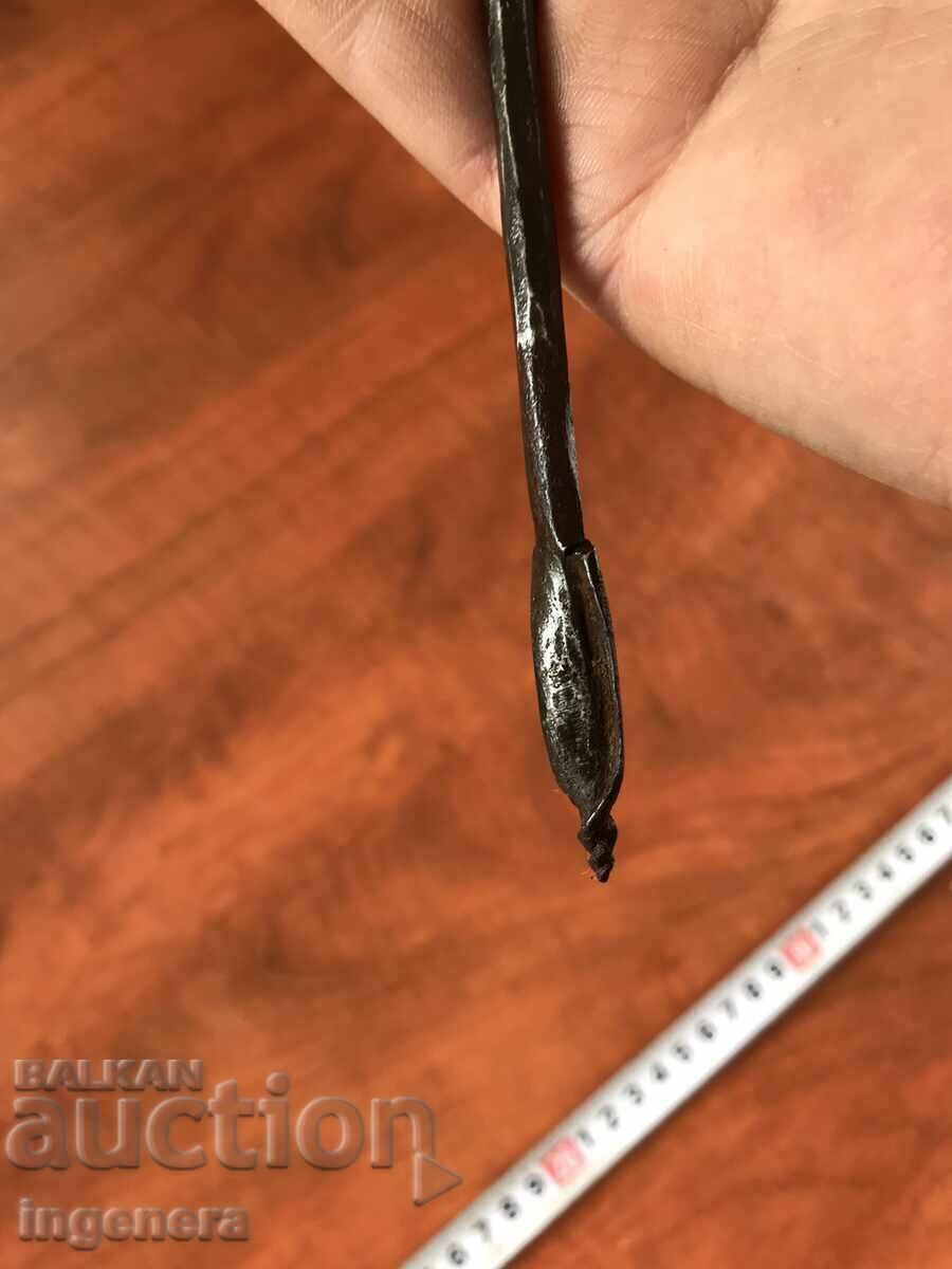 Burghiu burghiu unealta de mana antica cu preț 6.00 BGN | € 3.07 Burghiu burghiu unealta de mana antica cu preț 6.00 BGN | € 3.07